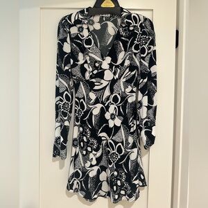 RIXO Floral Black and White long sleeve mini dress. XXS/UK6/US2. Worn once.